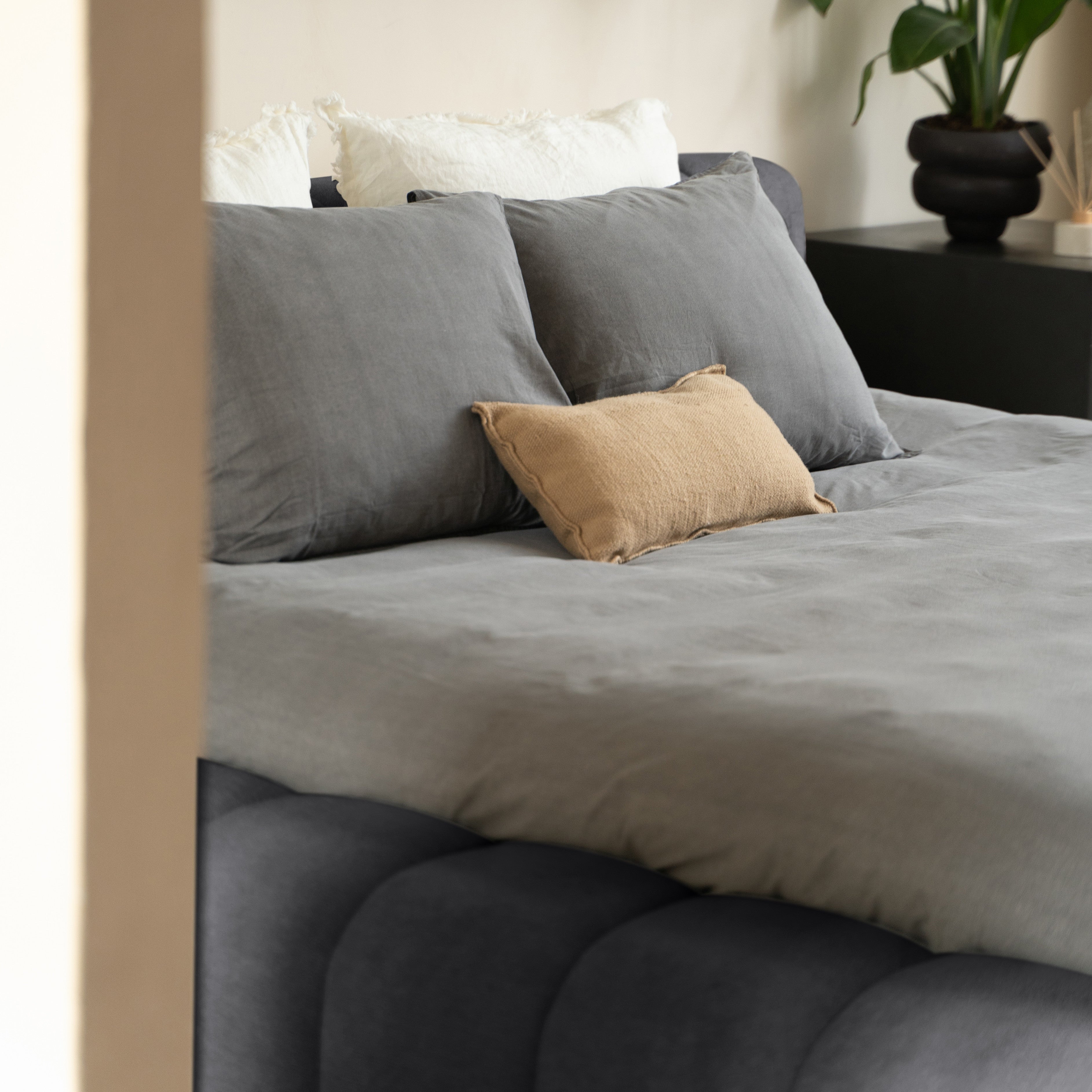 Adore Antraciet Deluxe bed - Modern laag zweefbed